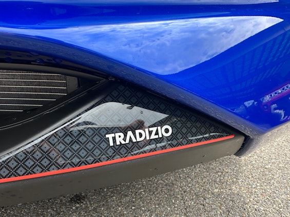 Vehicle image 14