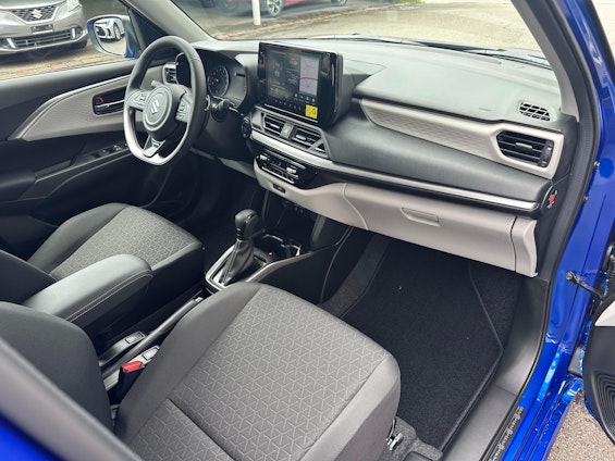 Vehicle image 7