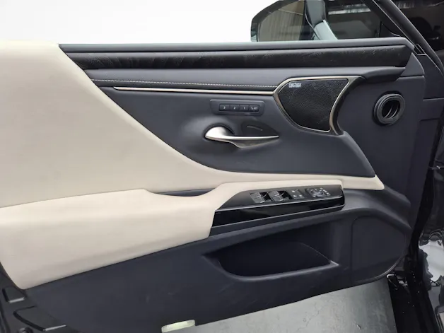 Lexus ES 300h Excellence