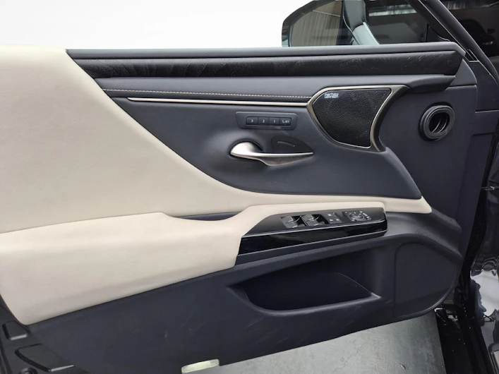 Fahrzeugbild LEXUS ES