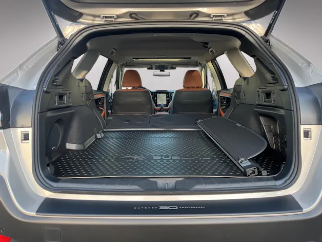 Subaru Outback 2.5i 30th Anniversary Tan