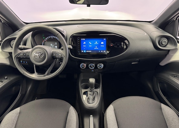 Vehicle image 5 Vehicle image 5