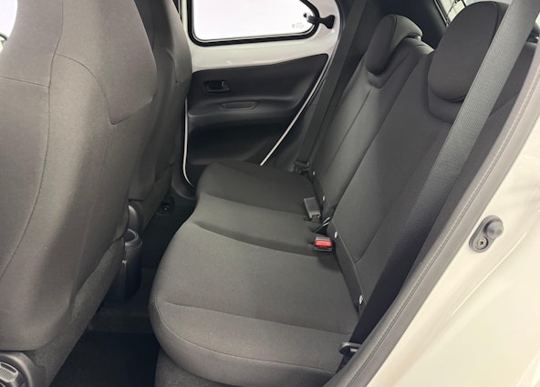 Vehicle image 9 Vehicle image 9