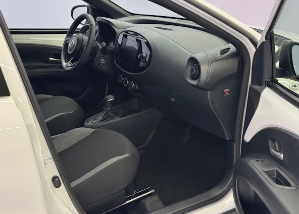 Vehicle image 7 Vehicle image 7