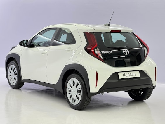 Vehicle image 4 Vehicle image 4