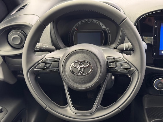 Vehicle image 12 Vehicle image 12