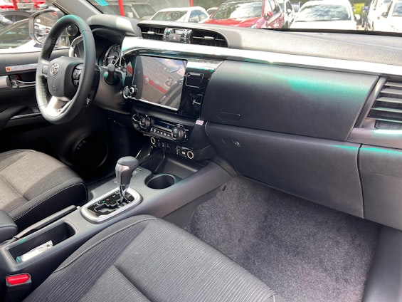 Vehicle image 13 Vehicle image 13