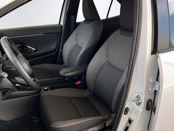 Vehicle image 14 Vehicle image 14