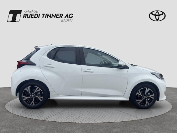 Vehicle image 6