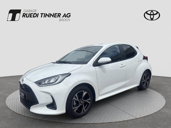 First vehicle image
