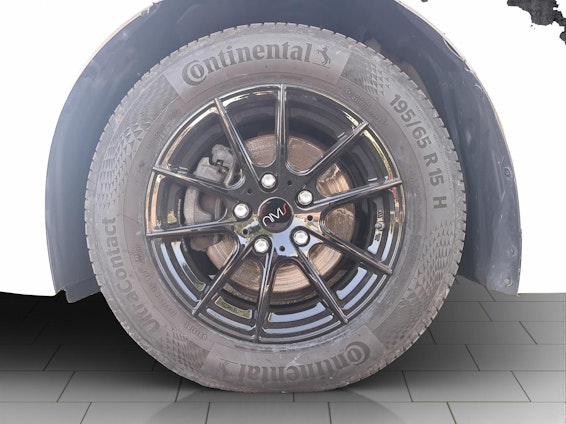 Vehicle image 14 Vehicle image 14