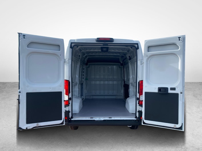 Vehicle image TOYOTA PROACE MAX