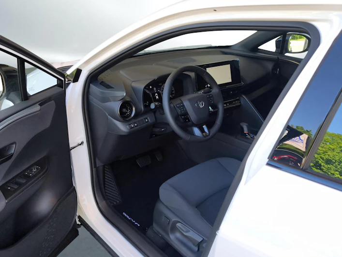 image du véhicule TOYOTA C-HR