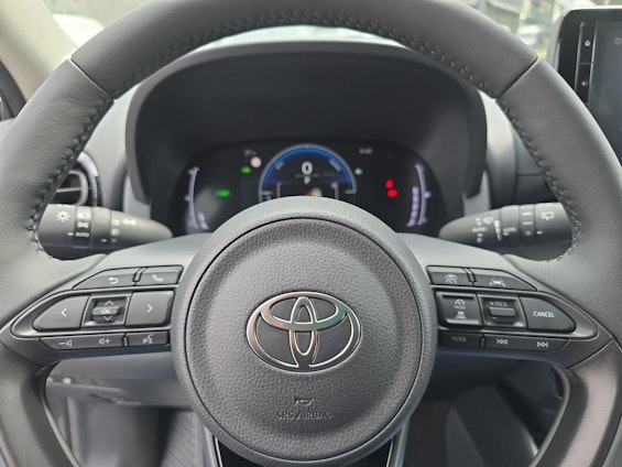 Vehicle image 11