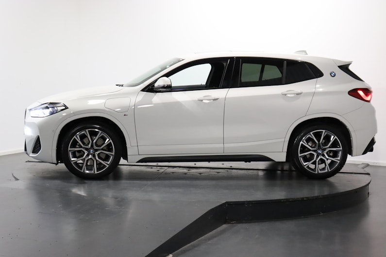 Vehicle image BMW X2