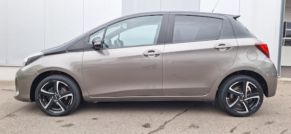 Vehicle image 14 Vehicle image 14