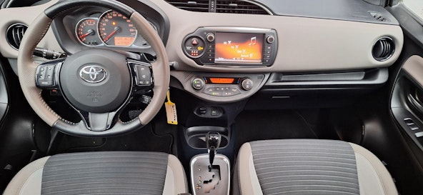 Vehicle image 11 Vehicle image 11