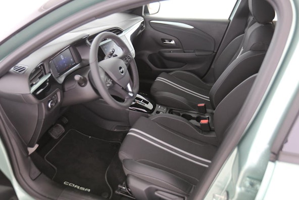 Vehicle image 4 Vehicle image 4