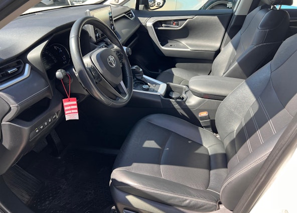 Vehicle image 8 Vehicle image 8