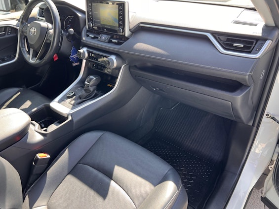 Vehicle image 13 Vehicle image 13