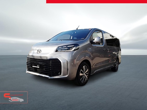 First vehicle image