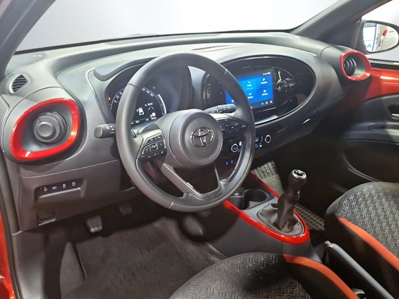 Vehicle image 9