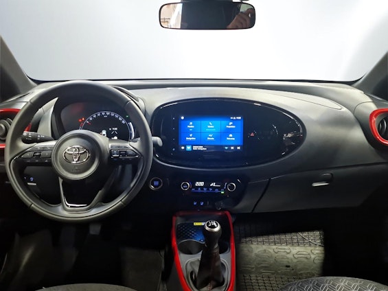 Vehicle image 10