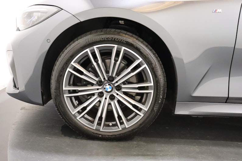 Vehicle image BMW 3 SERIES