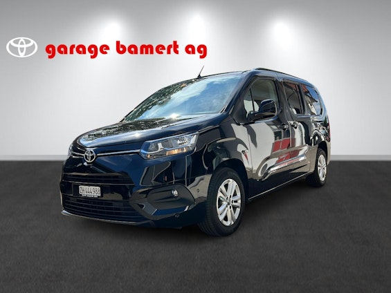 First vehicle image