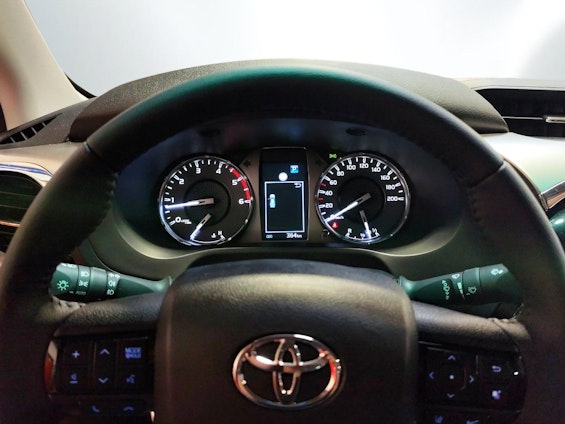 Vehicle image 10 Vehicle image 10