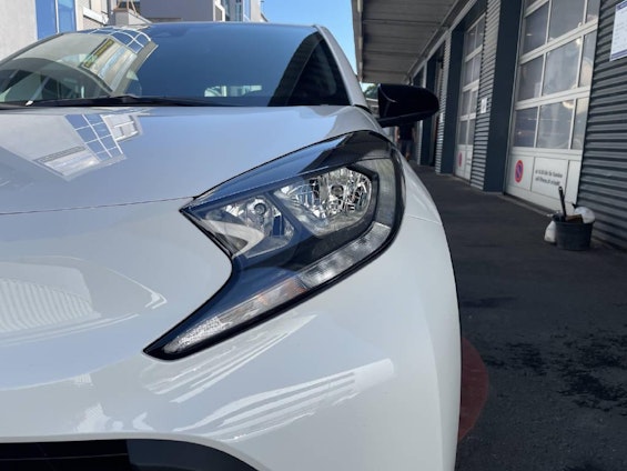 Vehicle image 9