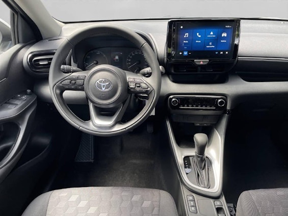 Vehicle image 10