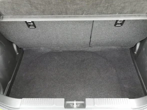 https://vehicle.imgix.net/3943125/513c4e15-6f95-47b7-93c0-5db3f8686c36.jpg