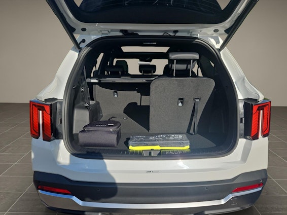 Vehicle image 14 Vehicle image 14