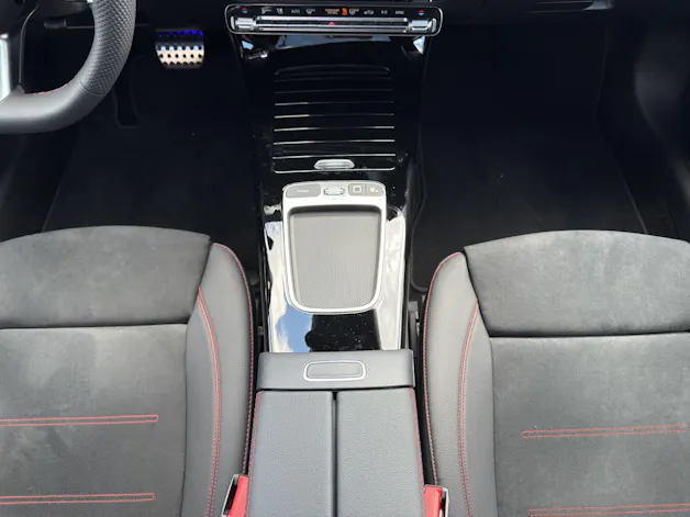 Mercedes-Benz A 200 AMG Line