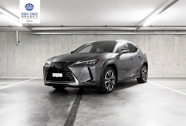 First vehicle image