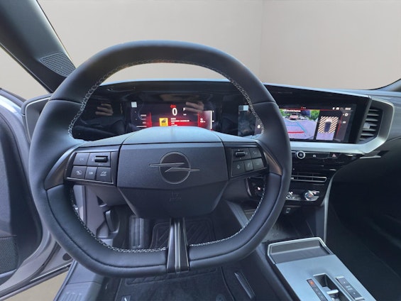 Vehicle image 9 Vehicle image 9