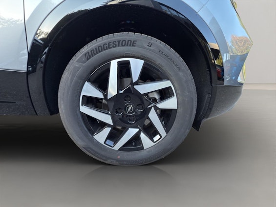 Vehicle image 15 Vehicle image 15