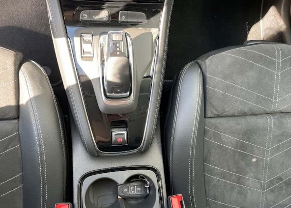 Vehicle image 10 Vehicle image 10