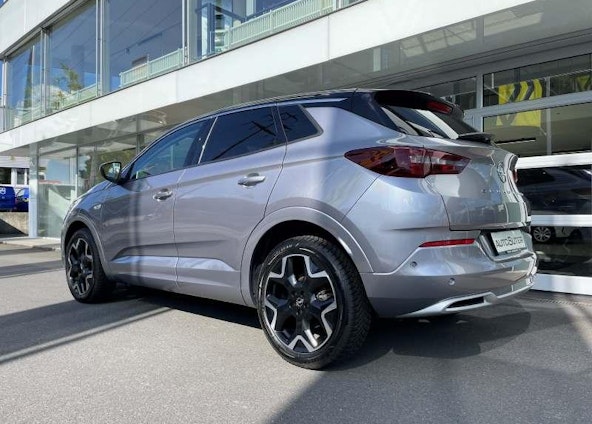 Vehicle image 3 Vehicle image 3