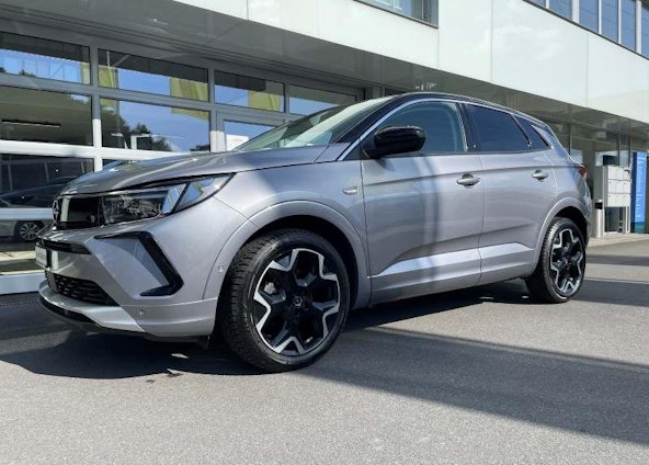 First vehicle image First vehicle image