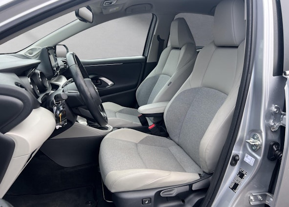 Vehicle image 3 Vehicle image 3