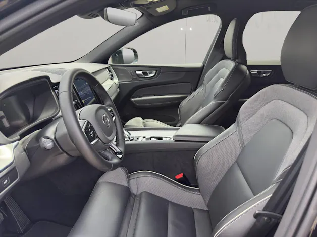 Volvo XC60 2.0 B5 MH Plus Dark AWD