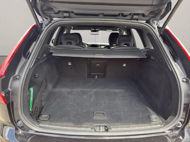Volvo XC60 2.0 B5 MH Plus Dark AWD