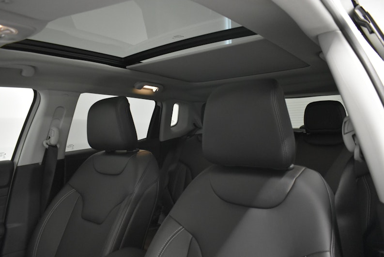 Vehicle image JEEP COMPASS