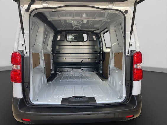 Vehicle image 8 Vehicle image 8