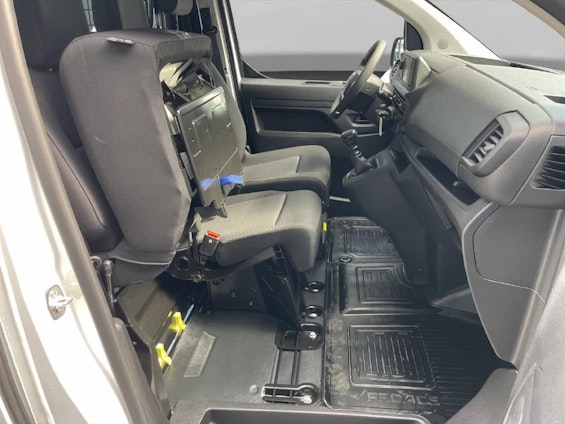 Vehicle image 13 Vehicle image 13