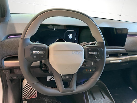 Vehicle image 6 Vehicle image 6