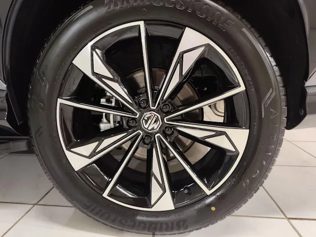 MG HS 1.5 PHEV Luxury