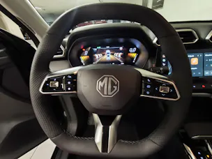 MG ZS 1.5 Hybrid+ Luxury